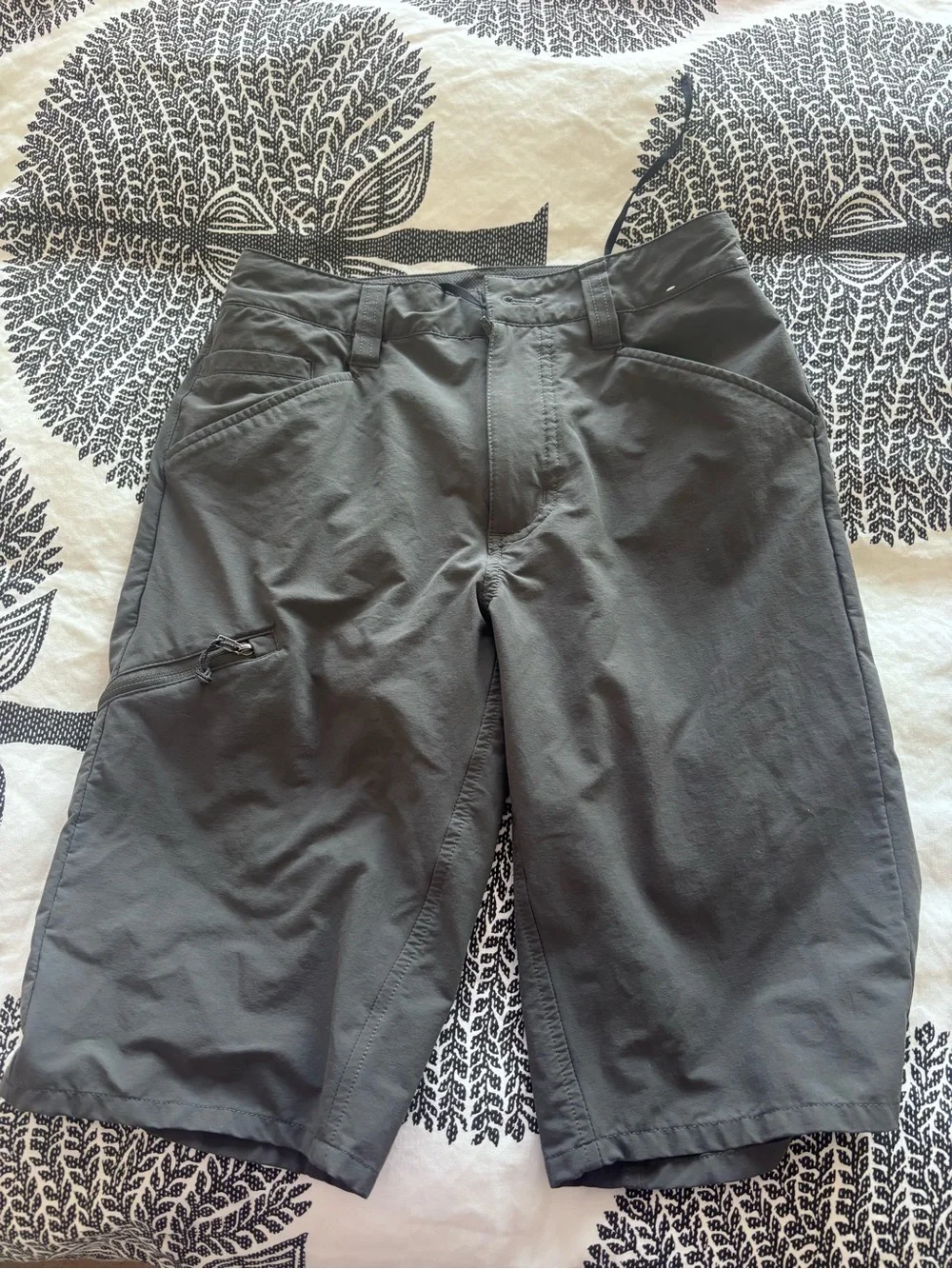 Patagonia Men's Quandary Dark Gray Outdoor Shorts 12in Size 28
